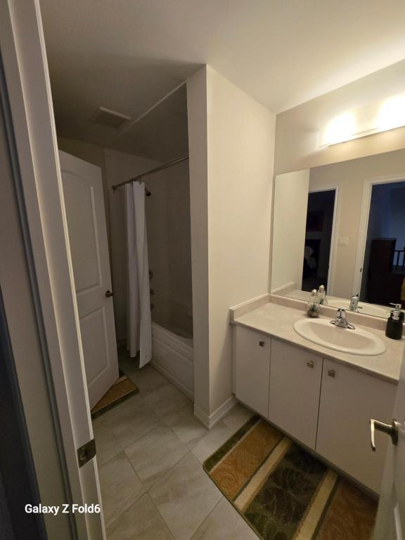 Gallery image of Luxury bungalow in Thorold near Niagara falls in Thorold