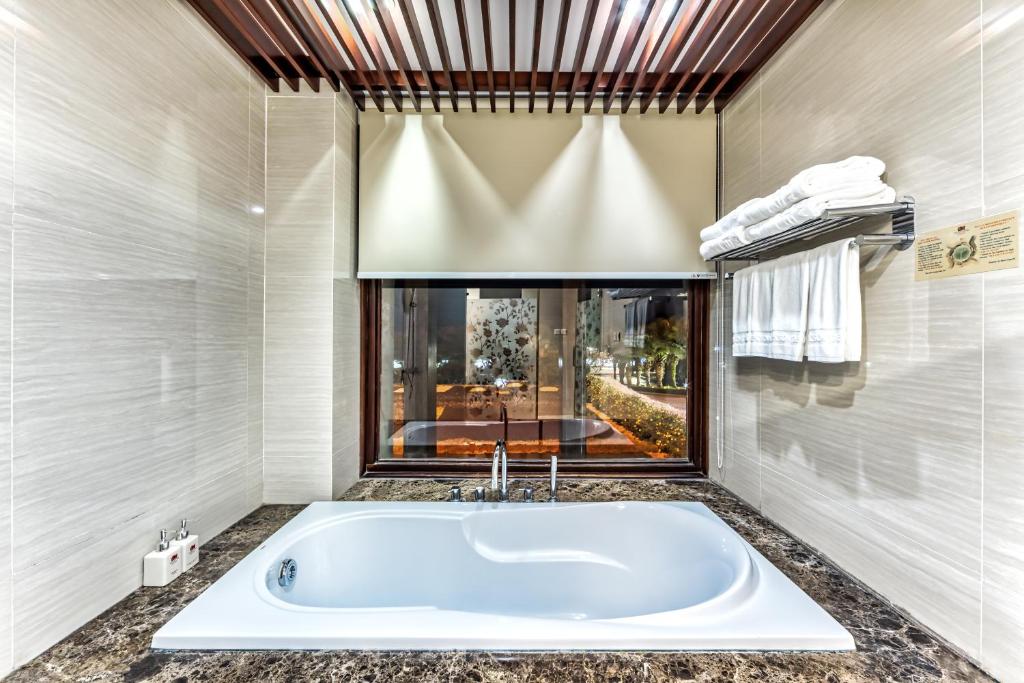 Suite có Ban công và Nhìn ra Biển