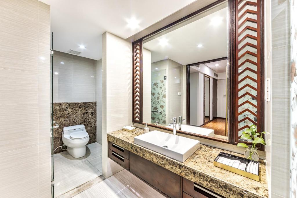 Suite có Ban công và Nhìn ra Biển