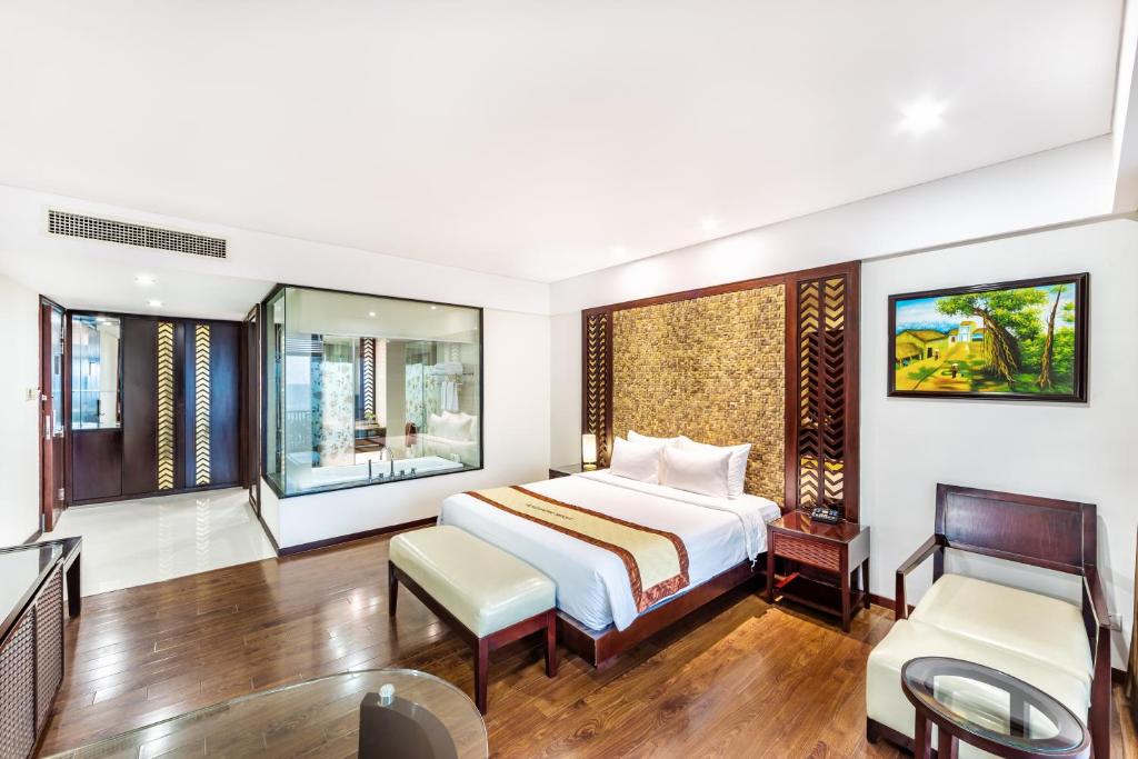 Phòng Deluxe Giường Đôi Có Ban Công Và Tầm Nhìn Ra Vườn