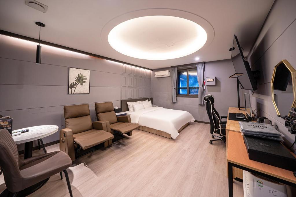 TV a/nebo společenská místnost v ubytování Hotel Bosco Incheon