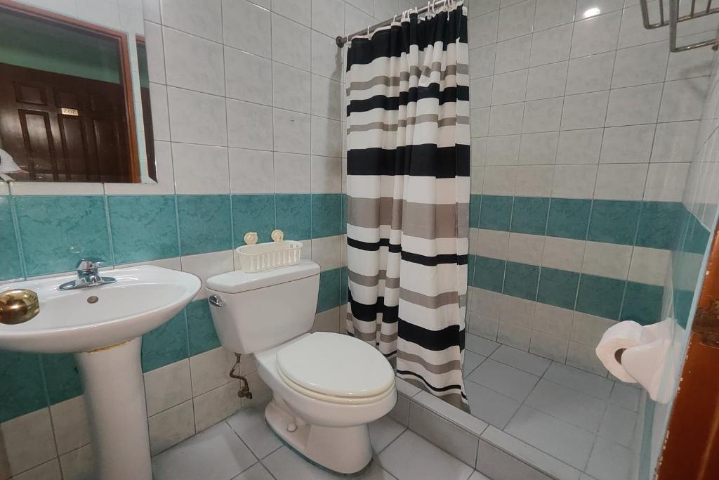 Koupelna v ubytování Oftana Suites Cebu near Oakridge