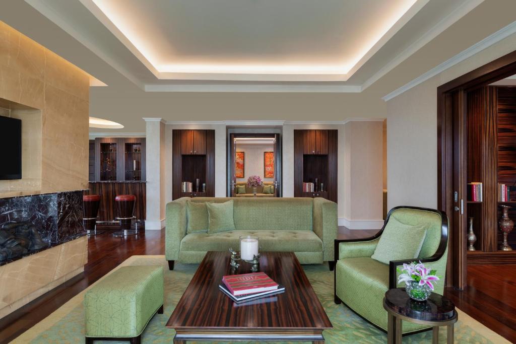 Posezení v ubytování The Ritz - Carlton, Bangalore
