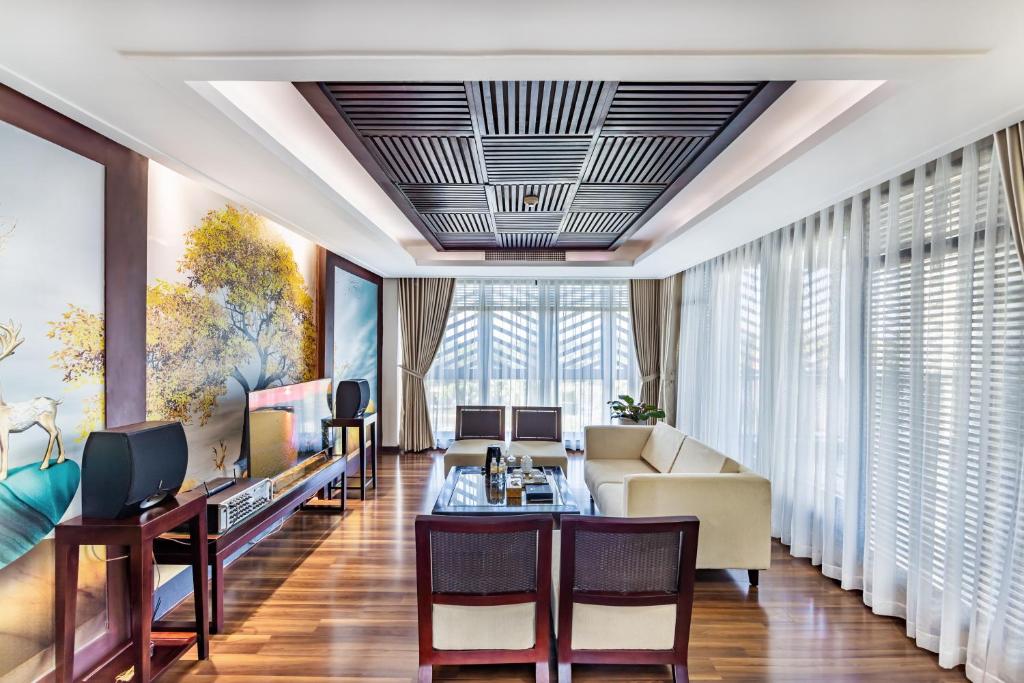 Phòng Có Giường Cỡ Queen Nhìn Ra Hồ Bơi