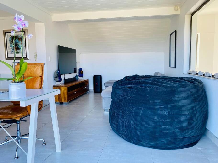 Elevated & Fluent in Comfort - Image 19