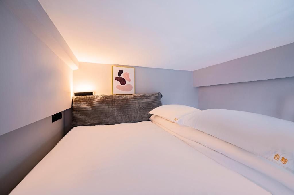 BeiJing Seeyou Youth Hostel - Lama Temple&Tian'anmen& Forbidden City ,One stop on the special line to the airport Free Laundry Luggage Storage Wifi and laundry room Tourism service photo