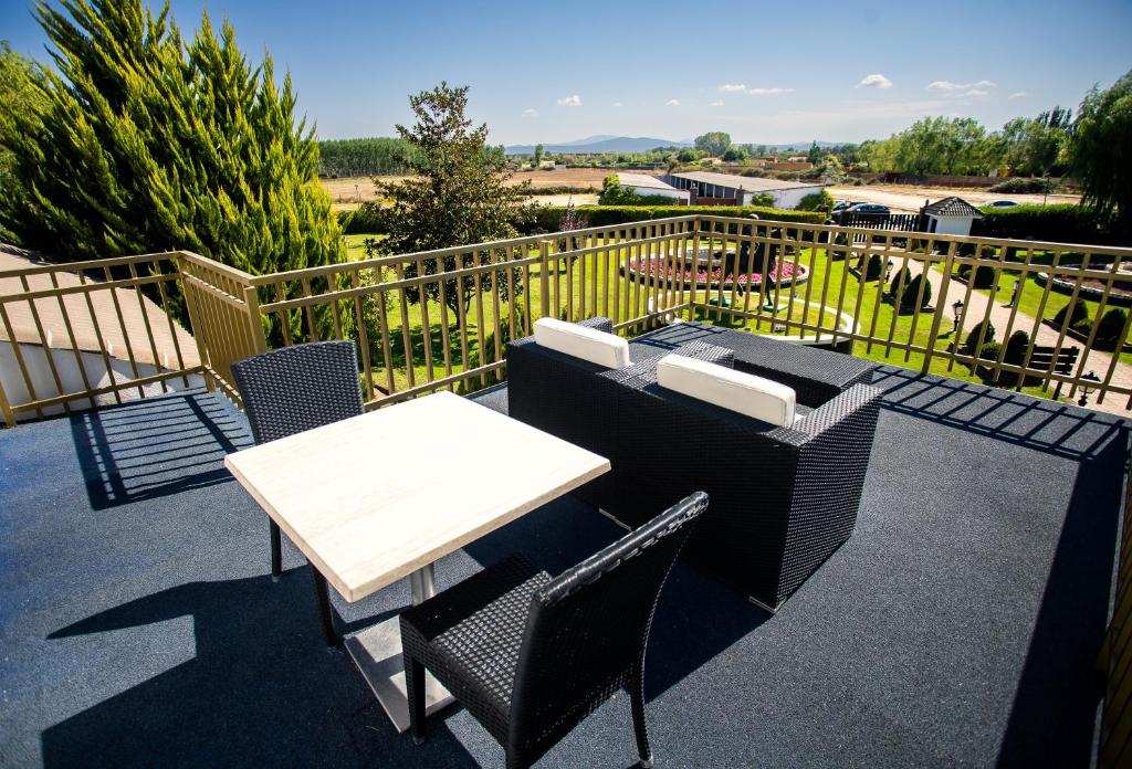 Hotel Conde Rodrigo II by eme hoteles - Chambre Jumelle Avec Terrasse