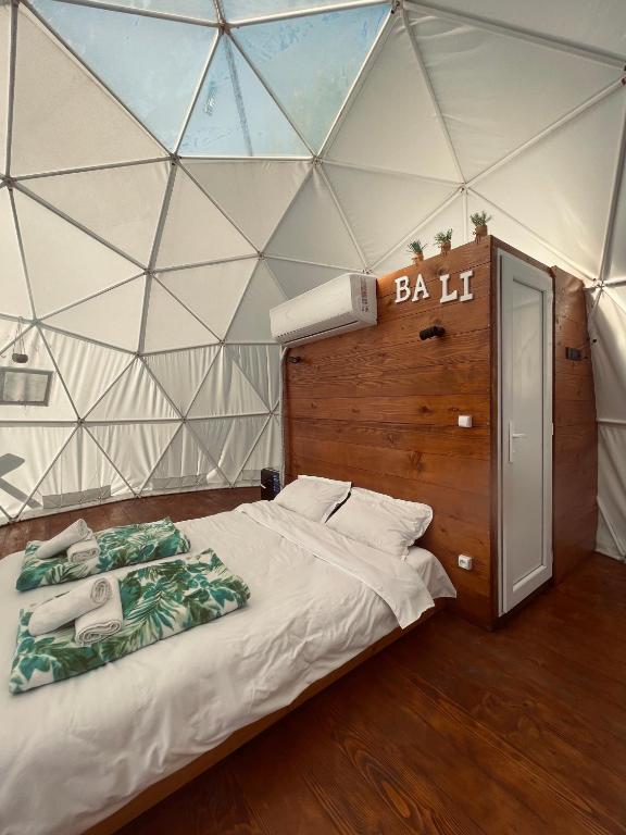 Postel nebo postele na pokoji v ubytování Bali Glamping