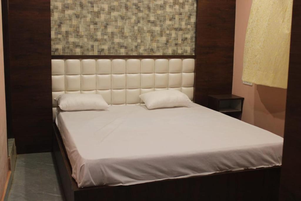 Postel nebo postele na pokoji v ubytování Park Royale Hotel