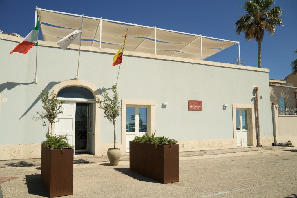 Budova, kde se hotel nachází