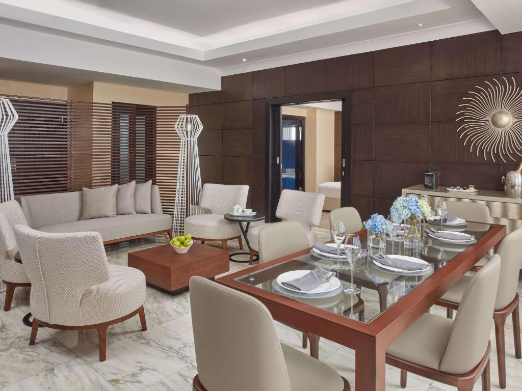 Posezení v ubytování Mövenpick Hotel Mactan Island Cebu