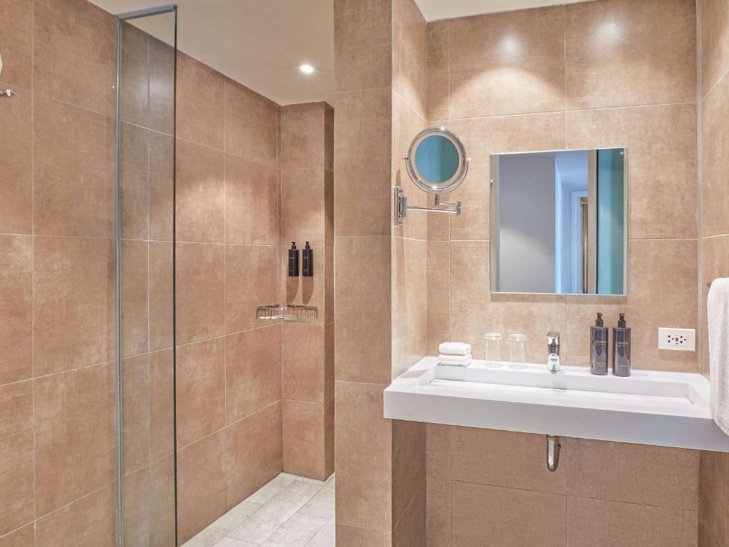 Koupelna v ubytování Mövenpick Hotel Mactan Island Cebu