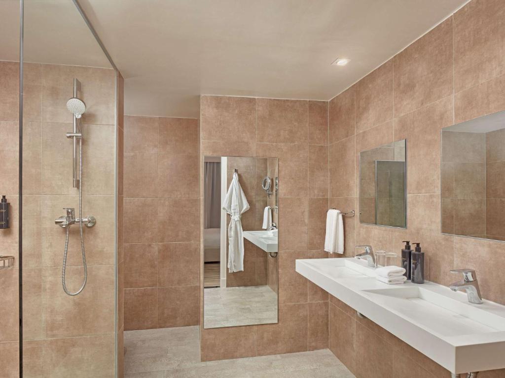 Koupelna v ubytování Mövenpick Hotel Mactan Island Cebu
