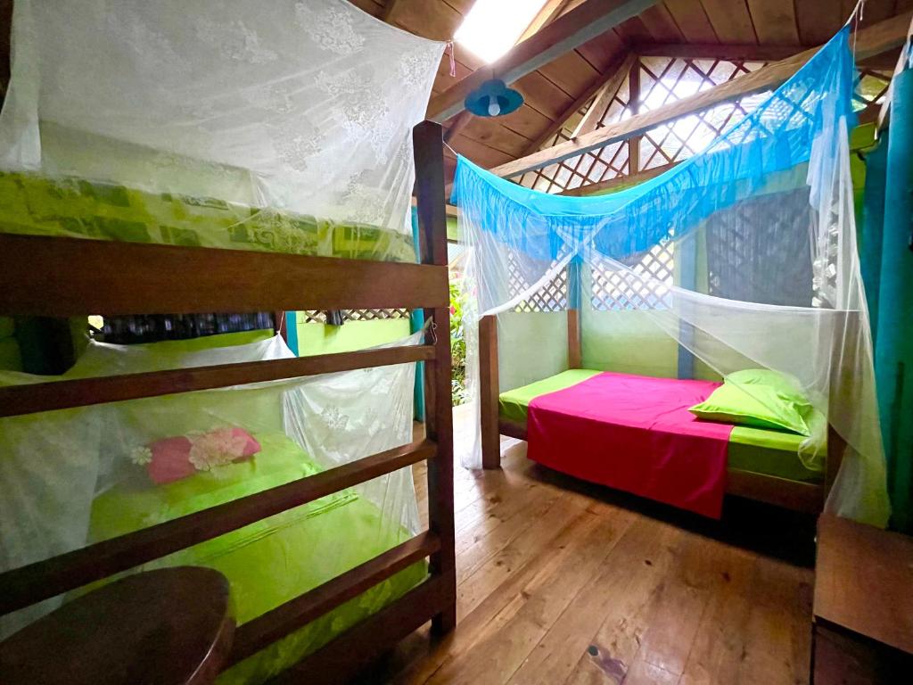 Palmeras del Río HOTEL - Chambre Quadruple Avec Vue Sur Le Jardin