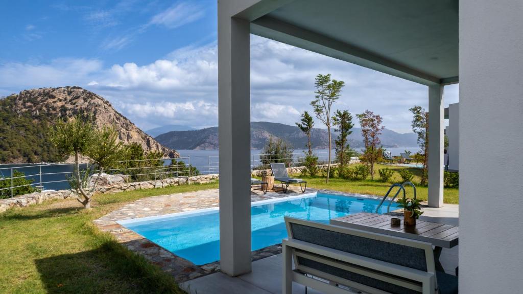 Z-Villas Beach Hotel - 5