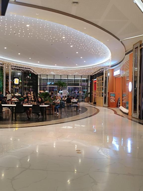 Restaurace v ubytování Cozy Staycation at Destiny's Crib Fame, Edsa Mandaluyong