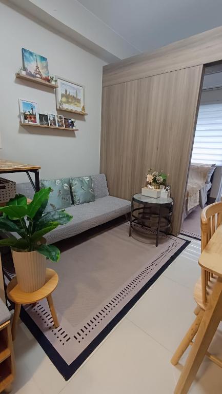 Posezení v ubytování Cozy Staycation at Destiny's Crib Fame, Edsa Mandaluyong