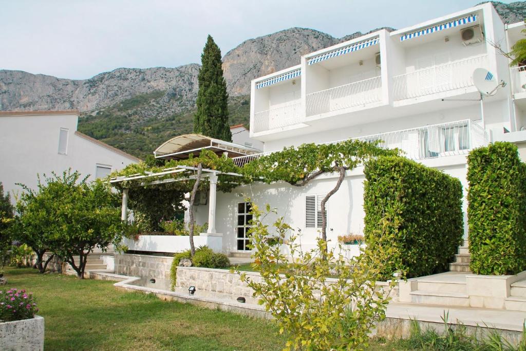 Apartments Sea View