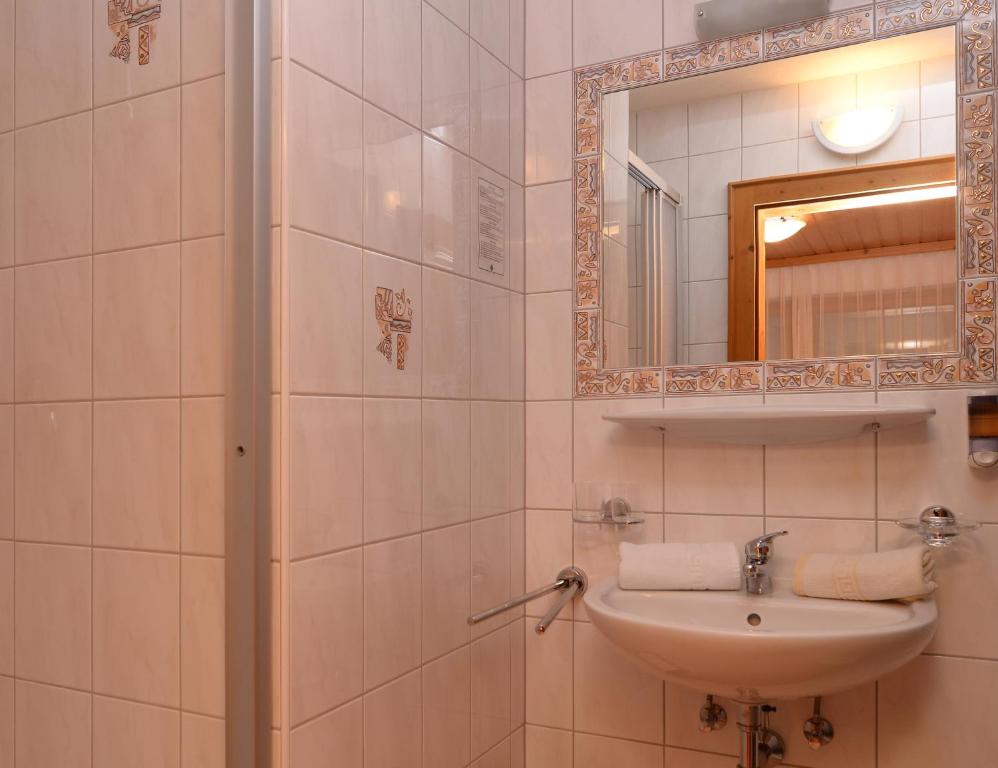 Bagno di Hotel Garni DIAS