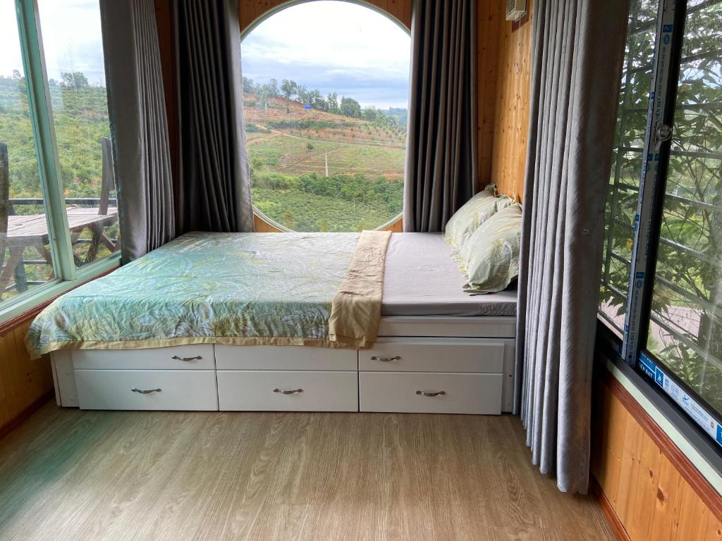 Postel nebo postele na pokoji v ubytování Gạo hạt dẻ homestay