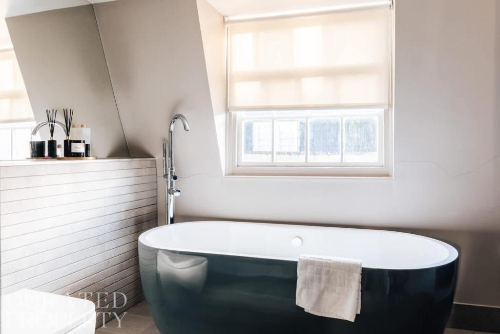 Koupelna v ubytování Stunning central Bath Apartment