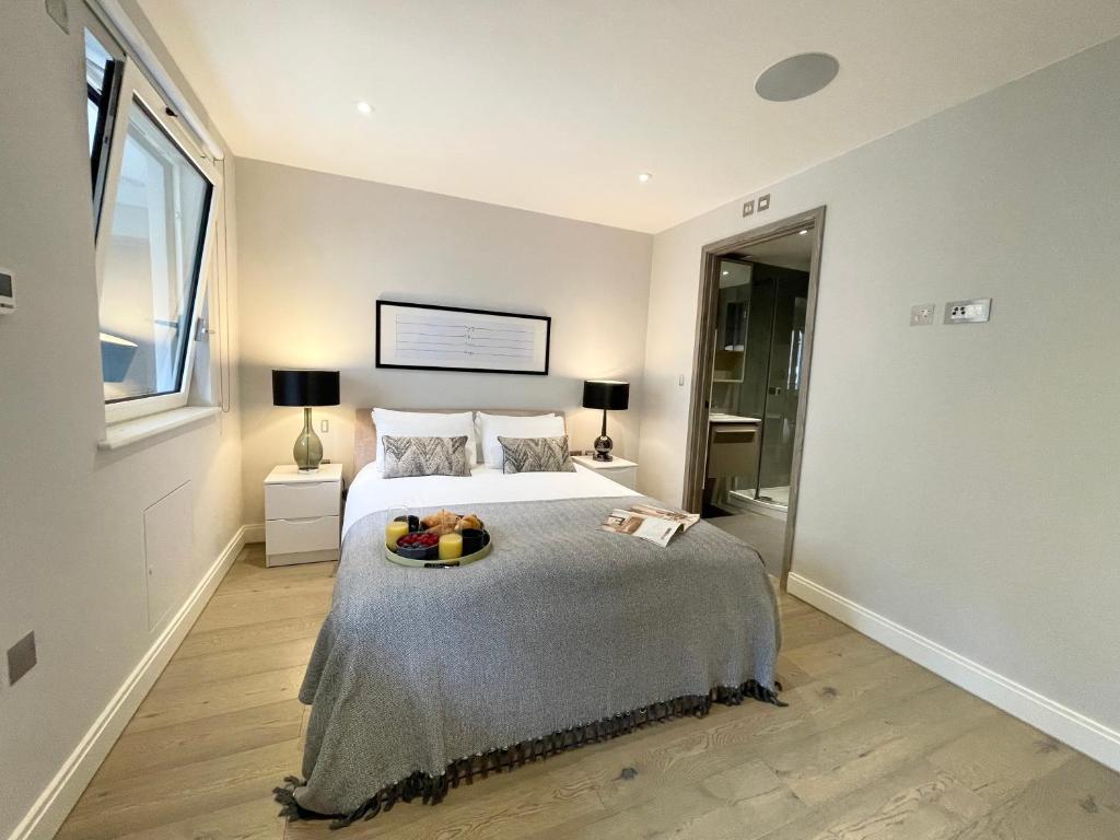 Luxury Apartments in Westminster - Two-Bedroom Apartment