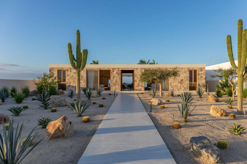 صورة لـ Secluded Luxury Beachfront Villa in La Ribera في La Laguna