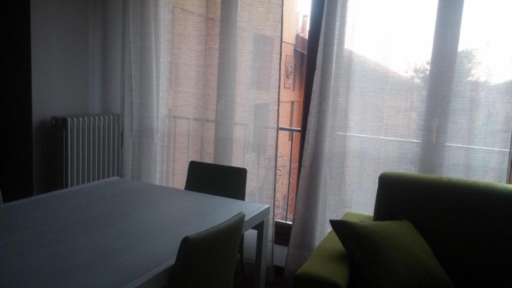 Good Wine Apartments - 11