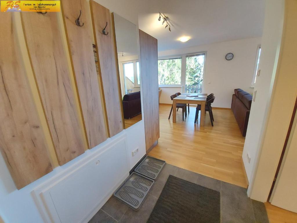 Televízia a/alebo spoločenská miestnosť v ubytovaní Apartment Alpenoase