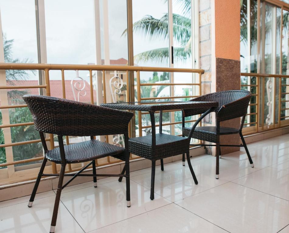 Pearl Residence Hotel的阳台或露台
