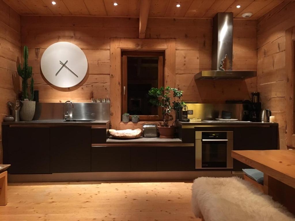 Kuchyň nebo kuchyňský kout v ubytování Datchas Lodges