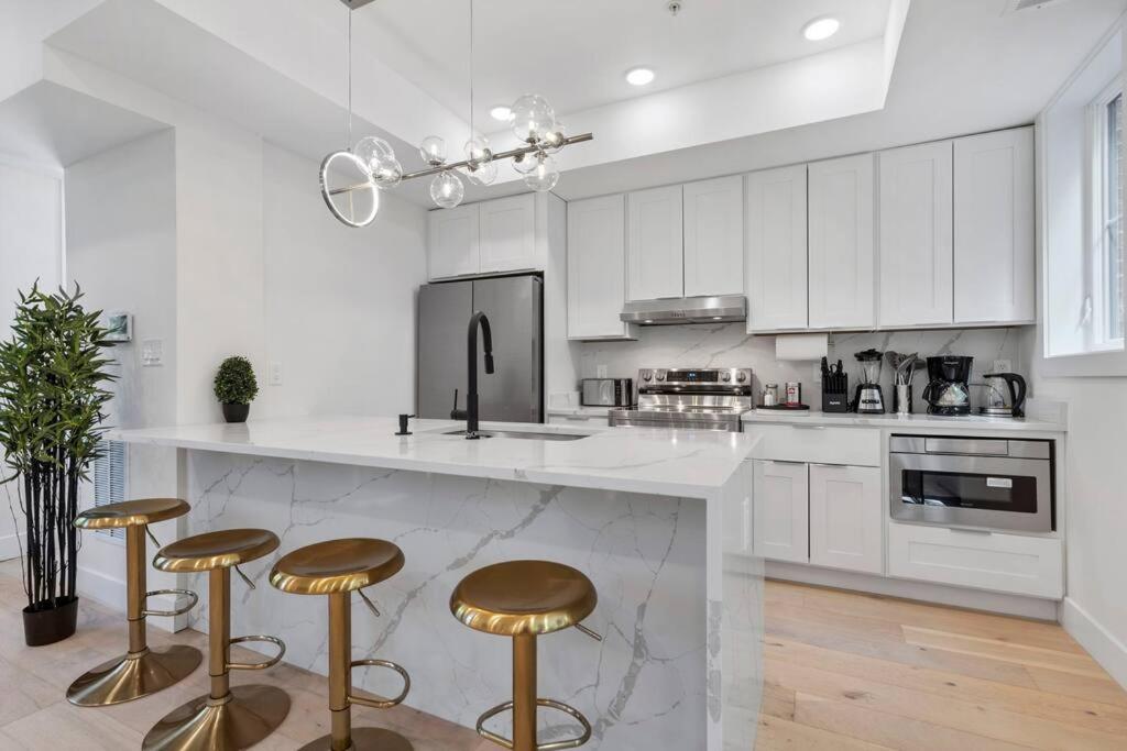 Η κουζίνα ή μικρή κουζίνα στο Townhouse at Capitol Hill 4 with Rooftop