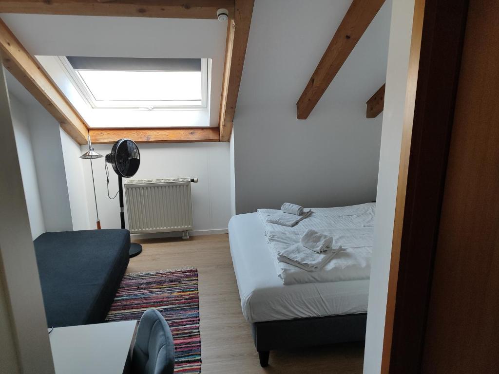 Estelada Boarding Houses Zorneding - Chambre Double Avec Canapé