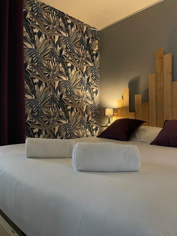 Lilas, Dahlia, Palme Bleue - One-Bedroom Apartment
