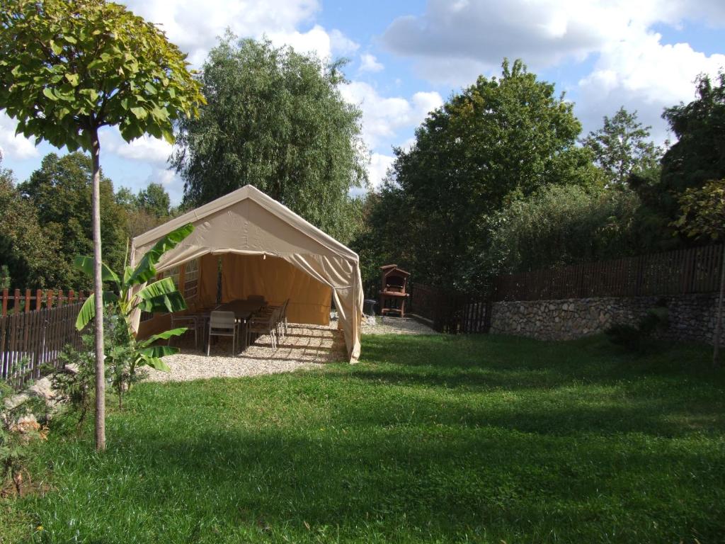 Vrt ispred objekta Villa LipaHills