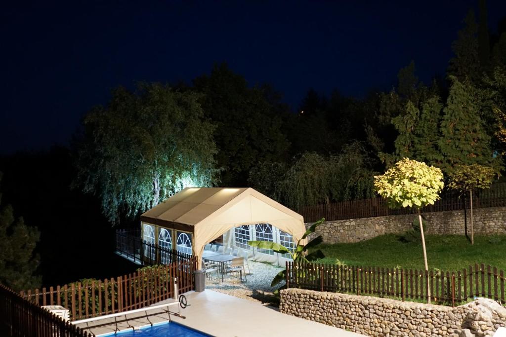 Bazen u ili blizu objekta Villa LipaHills