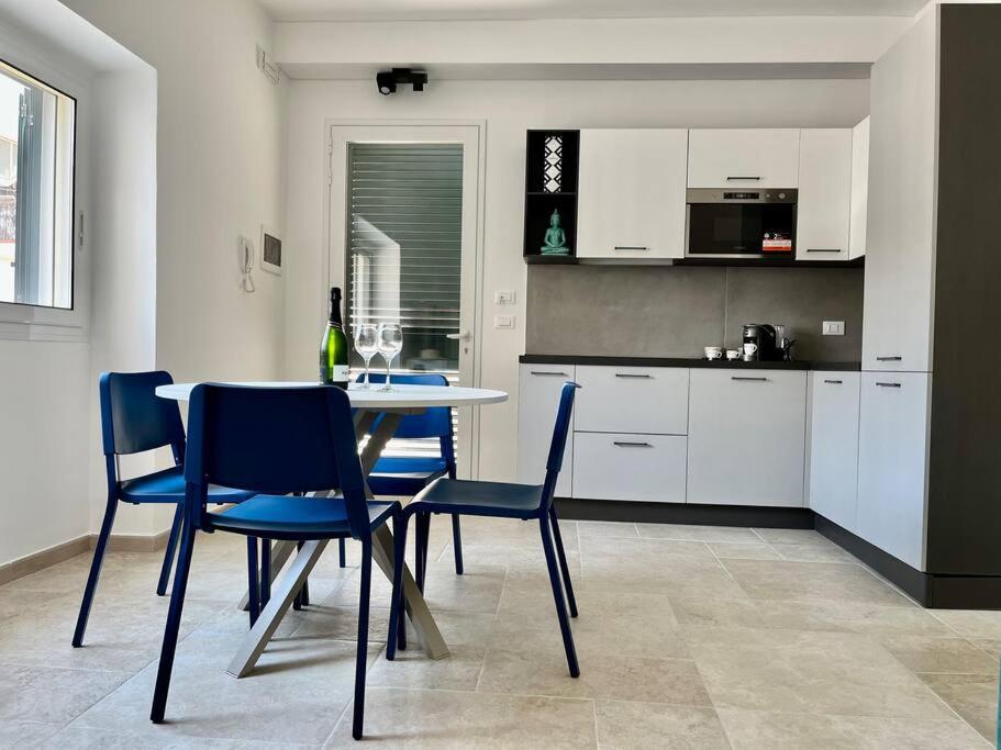 Η κουζίνα ή μικρή κουζίνα στο Il Villino Porto Cesareo - Alloggio con posto auto