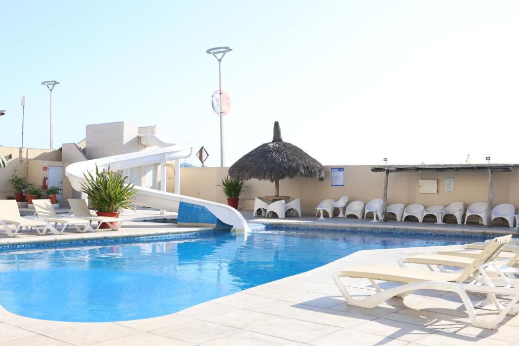 Bazén v ubytování Hotel Sands Arenas nebo v jeho okolí