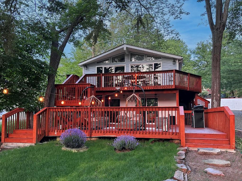 Giardino di Majestic Lake Front Chalet