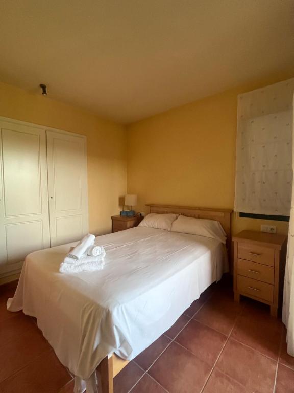 Posteľ alebo postele v izbe v ubytovaní Villa Torremirona Resort Palmeras