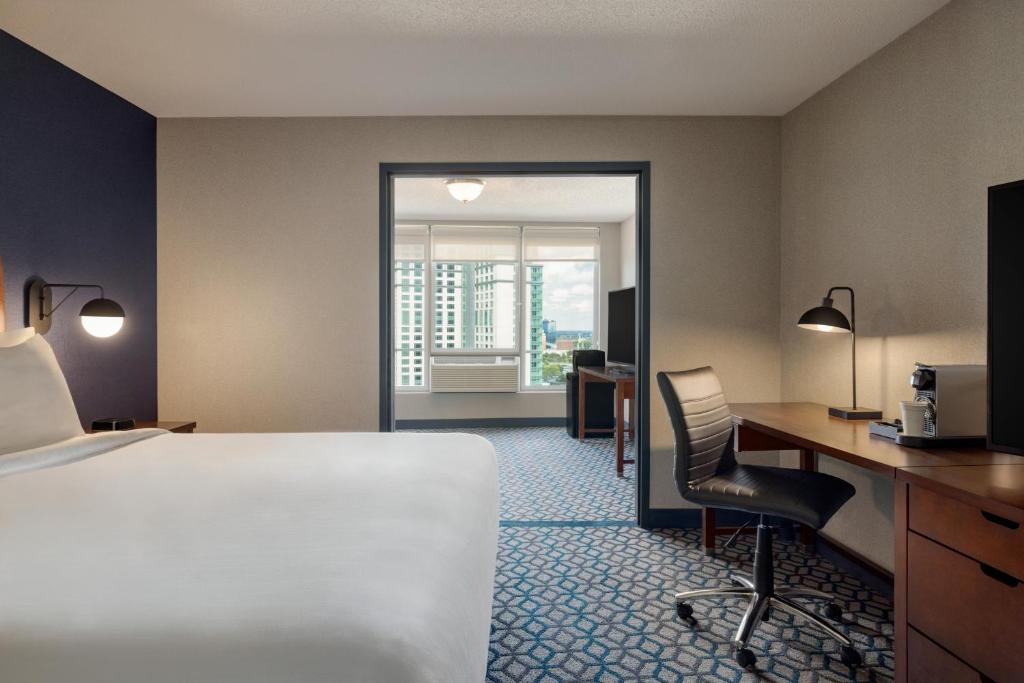 Wyndham Fallsview Hotel - 总统套房，1国王床，Fallsview，不吸烟