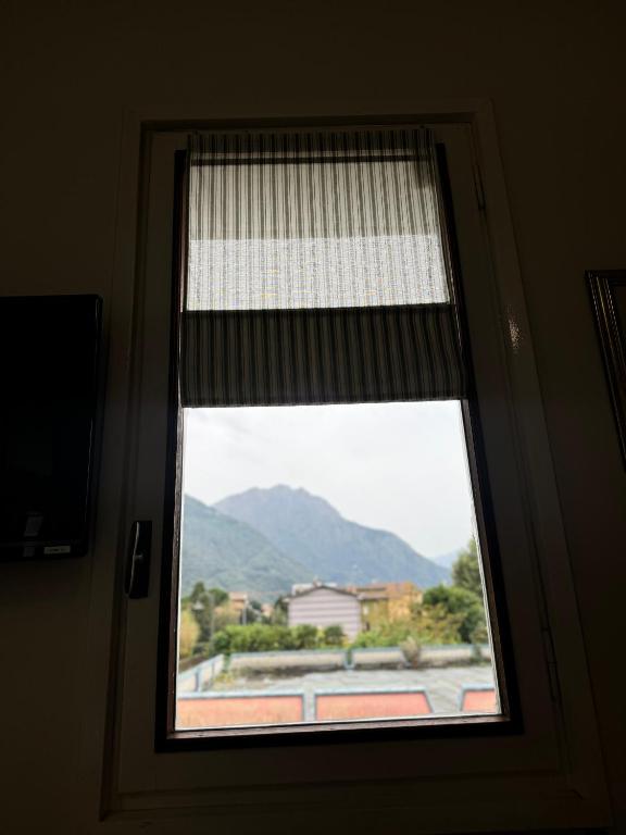 Nespecifikovaný výhled na hory nebo výhled na hory při pohledu z hotelu
