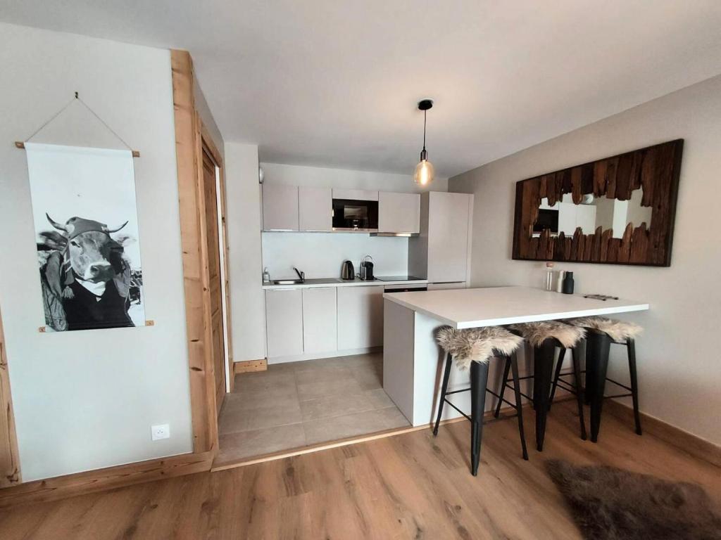 Photo de la galerie de l'établissement Chalet Hope - CHALET HOPE MAE-3021, à Les Avanchers