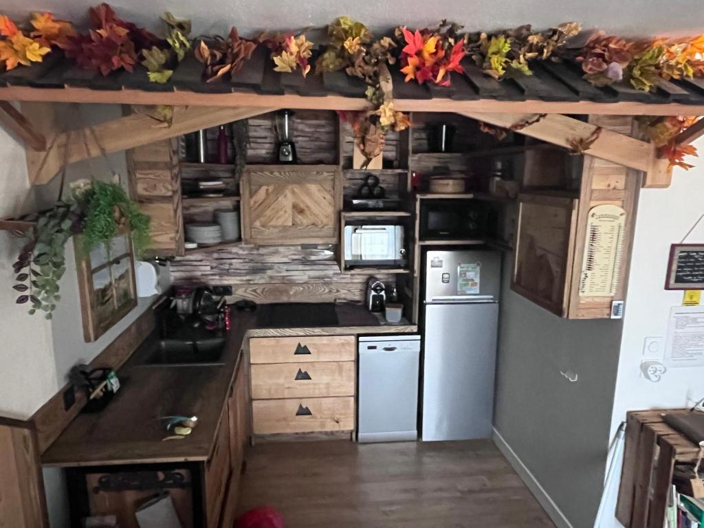 Kuchyň nebo kuchyňský kout v ubytování SUPERBE T2 ATYPIQUE-Vue PANORAMIQUE-IDEALEMENT SITUE !