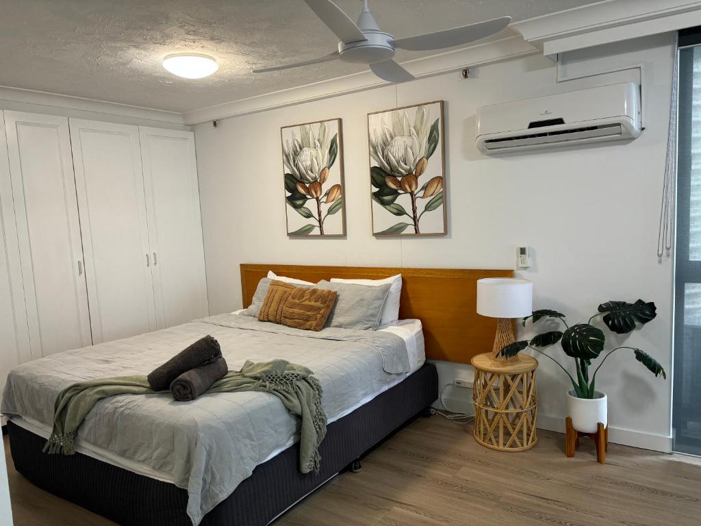 Unit 2 - Spectacular Sea Views in Surfers Paradise - One-Bedroom Apartment