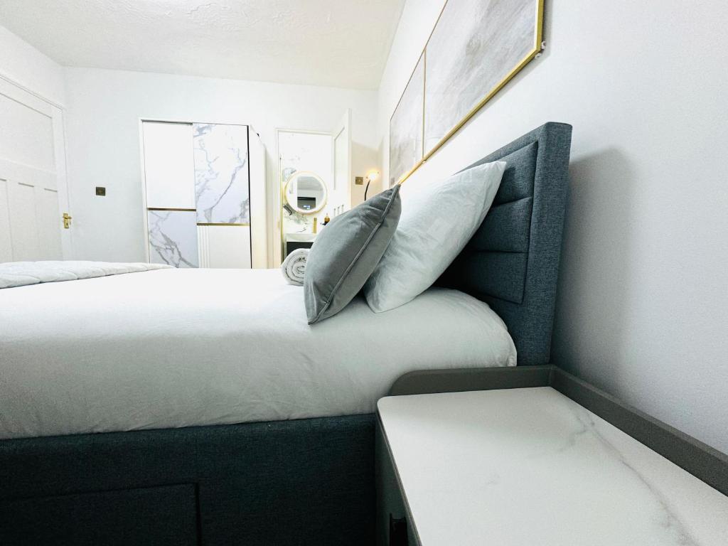 Gallery image of Ensuite Luxury Bedroom In Purfleet in Purfleet