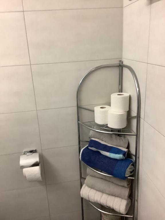 Fotografie z fotogalerie ubytování Chambre spacieuse et confortable avec écran plat v destinaci Oetwil an der Limmat
