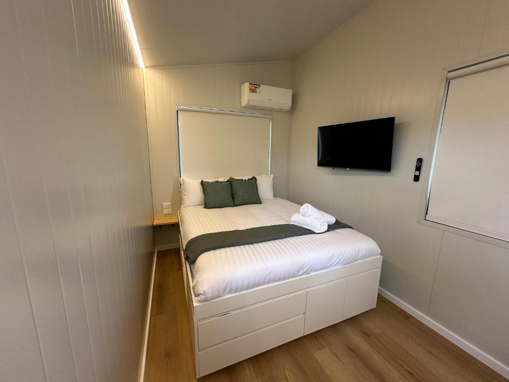 Bellinger River Tourist Park - Deluxe Queen Studio