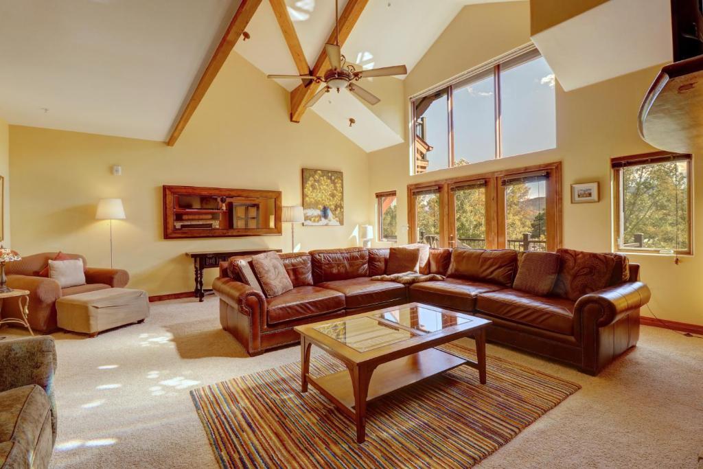 Posezení v ubytování A2 Marina Park 3Br 3,5Ba condo