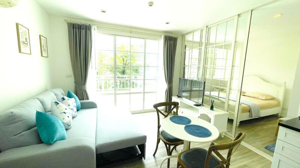 SummerHuahinCondo 221,Pool View,Near Beach&Cicada - Resim 12